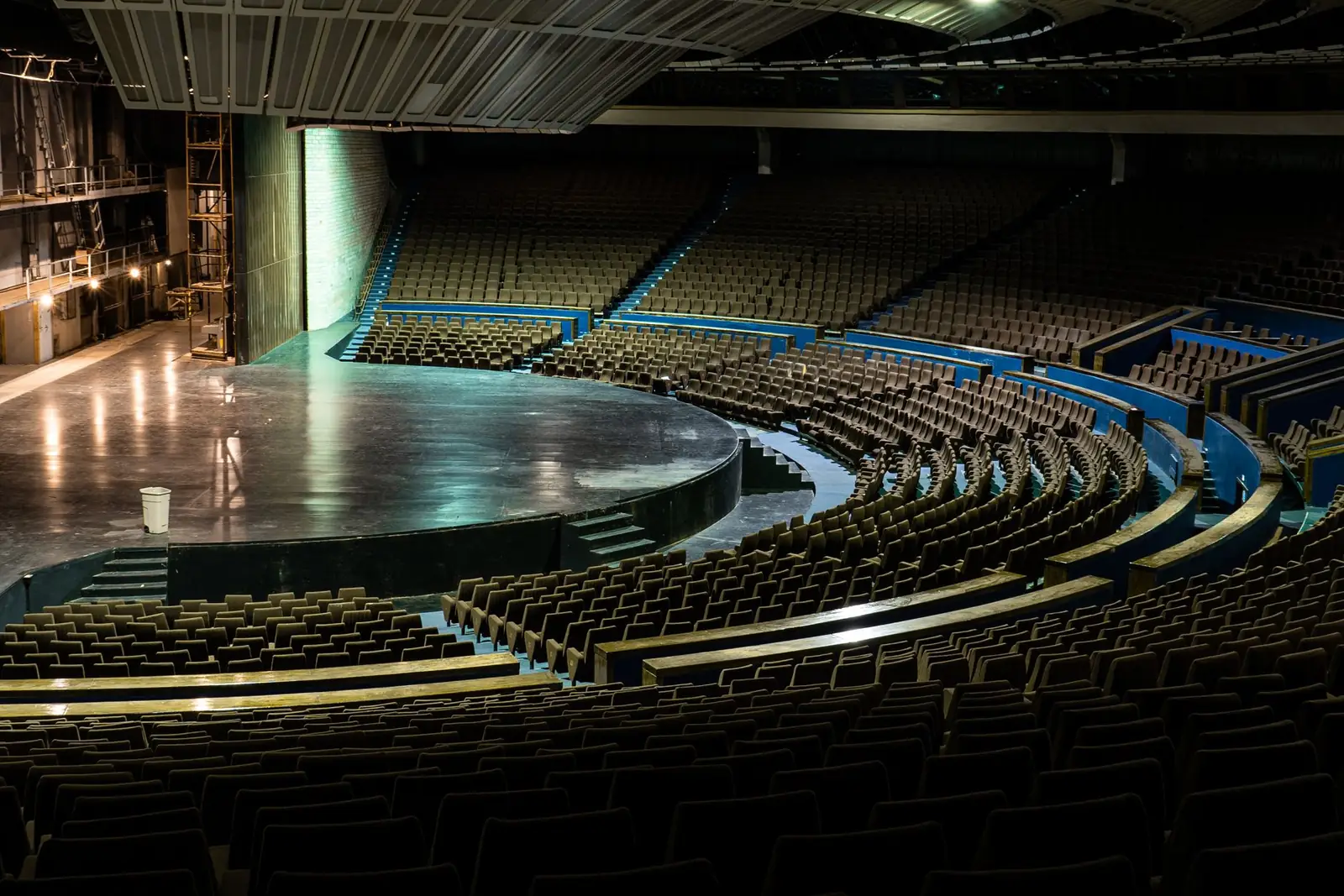 Entertainment venue at Nivevahotelretreat 